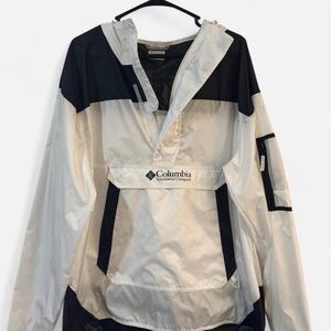 Columbia Women's Black and White Ski Jacket
